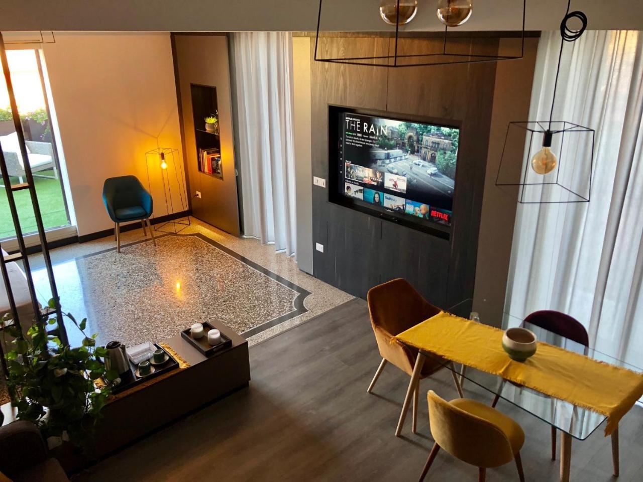 Dimora Augusteo Aparthotel Naples Exterior photo